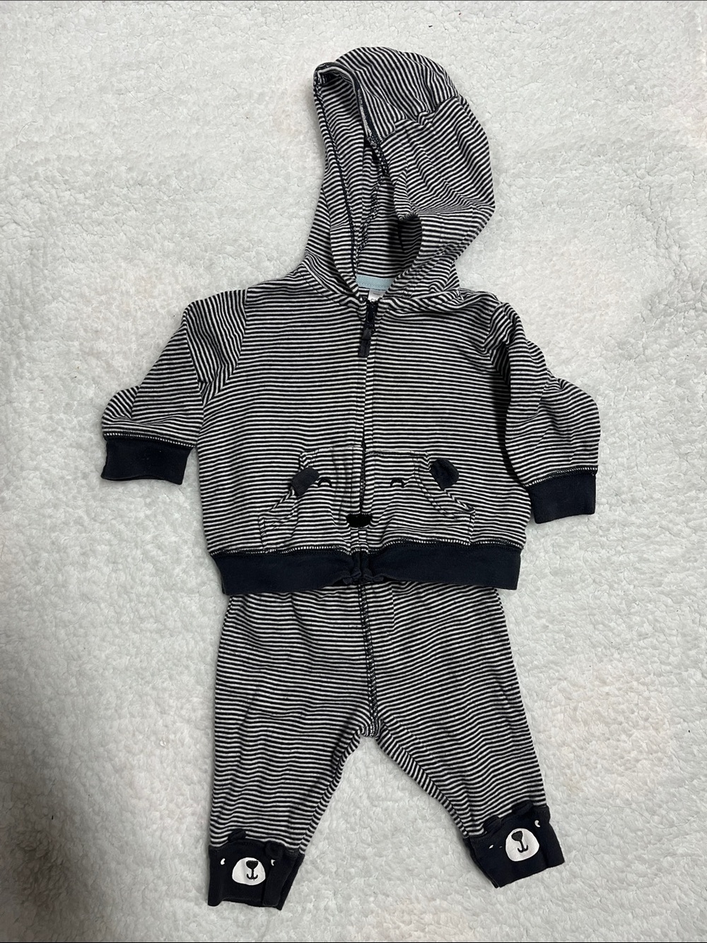 FREE with 20$ purchase. Striped Navy and White Hooded Set for Baby